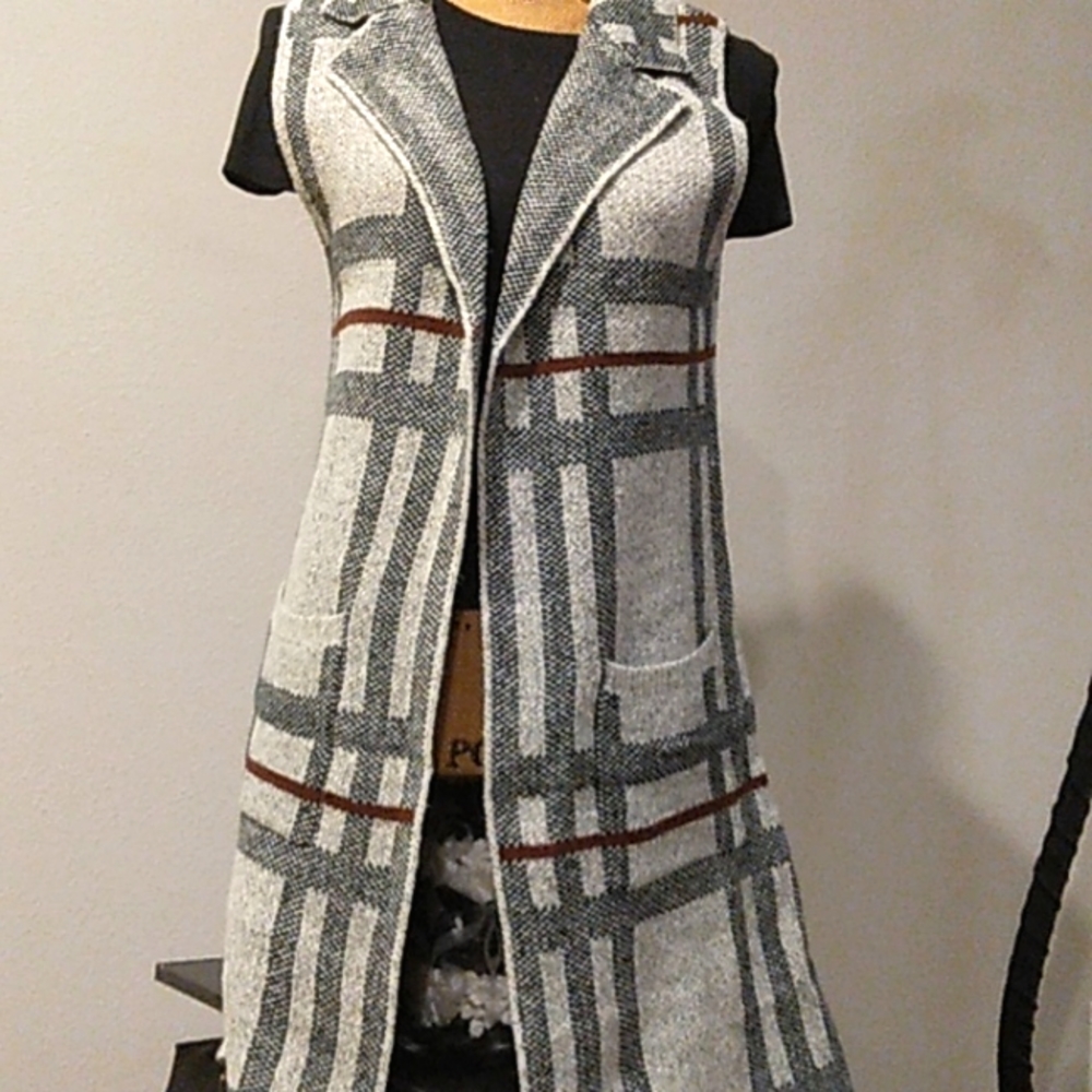 Sleeveless Cardigan duster plaid size small